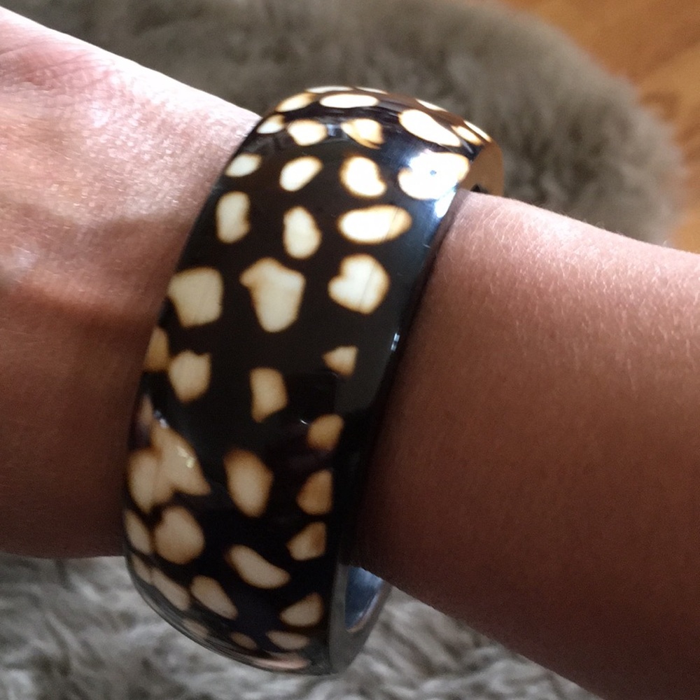 Statement cuff bracelet - Picture 3 of 4